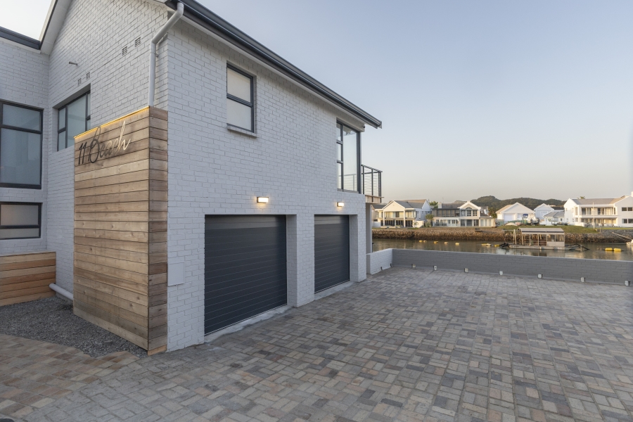 4 Bedroom Property for Sale in West Bank Eastern Cape